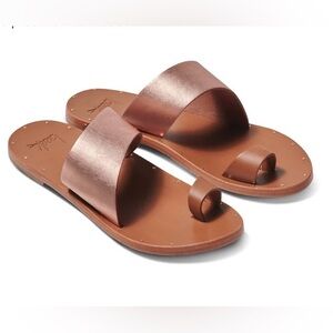Beek Finch Leather Toe Ring Sandals